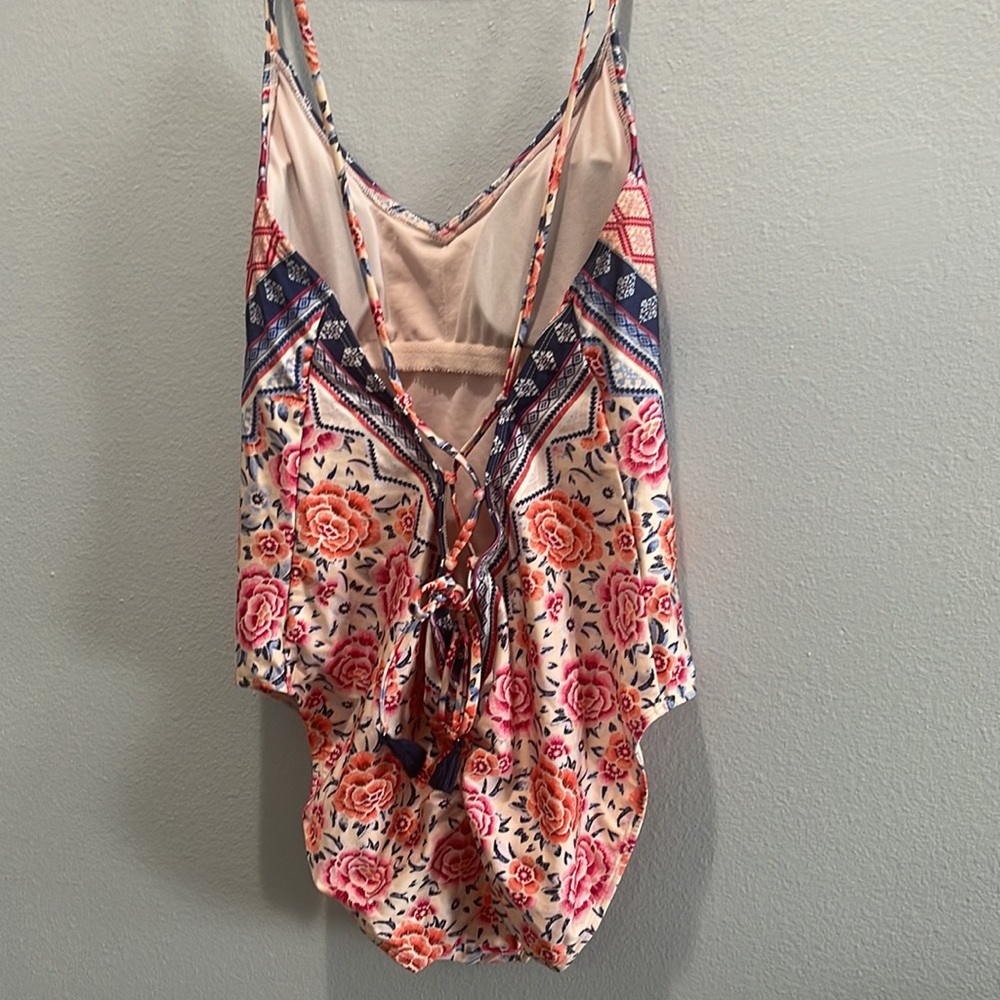 Bathing suit - Picture 3 of 7